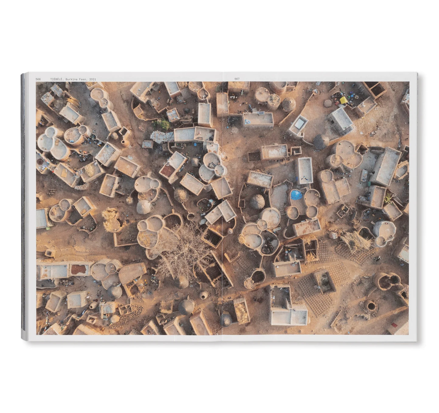 MOMENTS IN ARCHITECTURE   by Iwan Baan