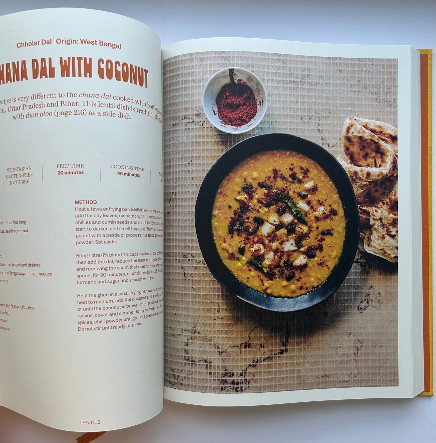 CLASSIC INDIAN RECIPES   by Pushpesh Pant